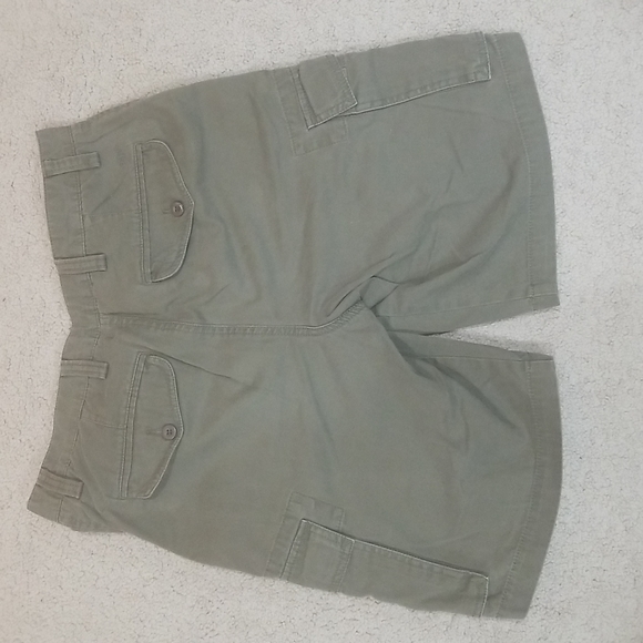 Dockers Cargo Shorts - Picture 2 of 3